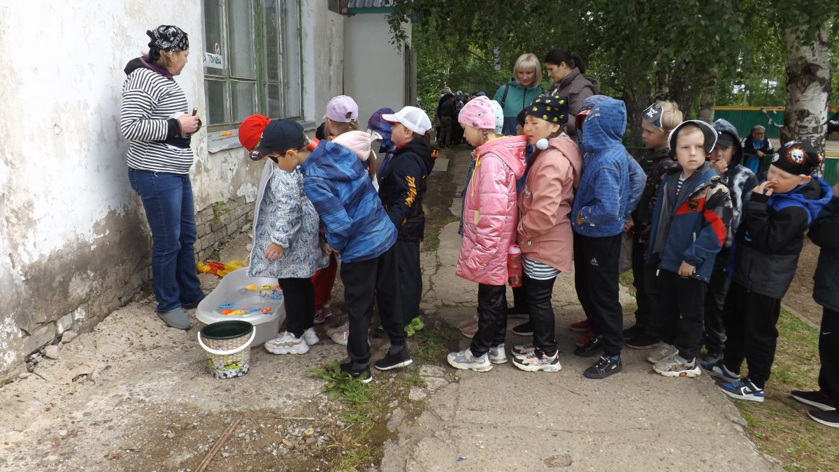 Сегодня специалисты районного Дома культуры провели – Закрытие лагерной смены.