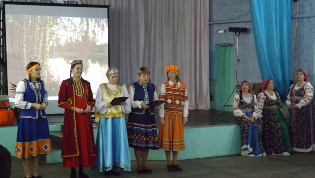 23 сентября в Районном доме культуры состоялся фольклорно-игровой праздник "Хоровод дружбы".