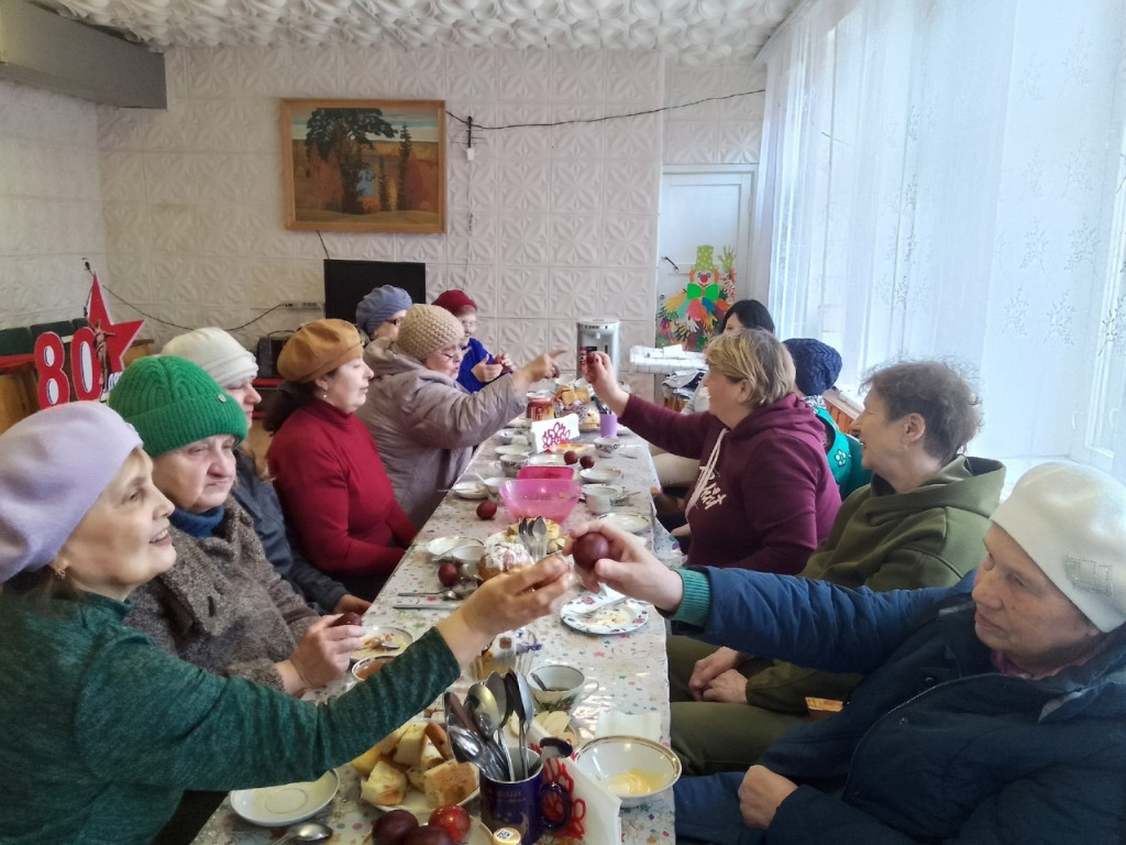 Сегодня для участников любительского обьединения женского общения «За чашкой чая» в Заевском СДК состоялись «Пасхальные посиделки»☕